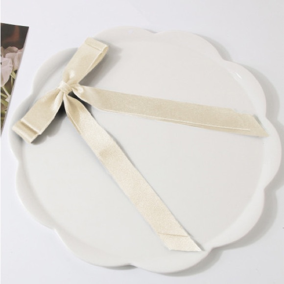 LAST ONE! Double Bow Knot Alligator Hair Clip - Picture 2 of 3